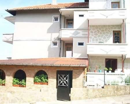 На Гости При Силвия Obzor Exterior photo