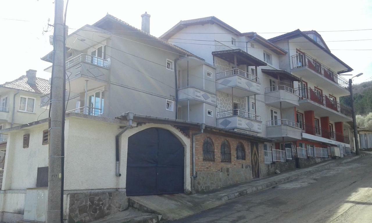 На Гости При Силвия Obzor Exterior photo